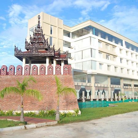 Man Myanmar Hotel Naypyidaw Екстериор снимка